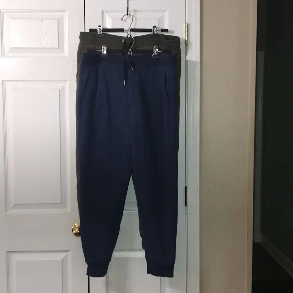Makers Mark  Womens Sherpa Lined Joggers 2 pair navy and olive green Sz XL EUC